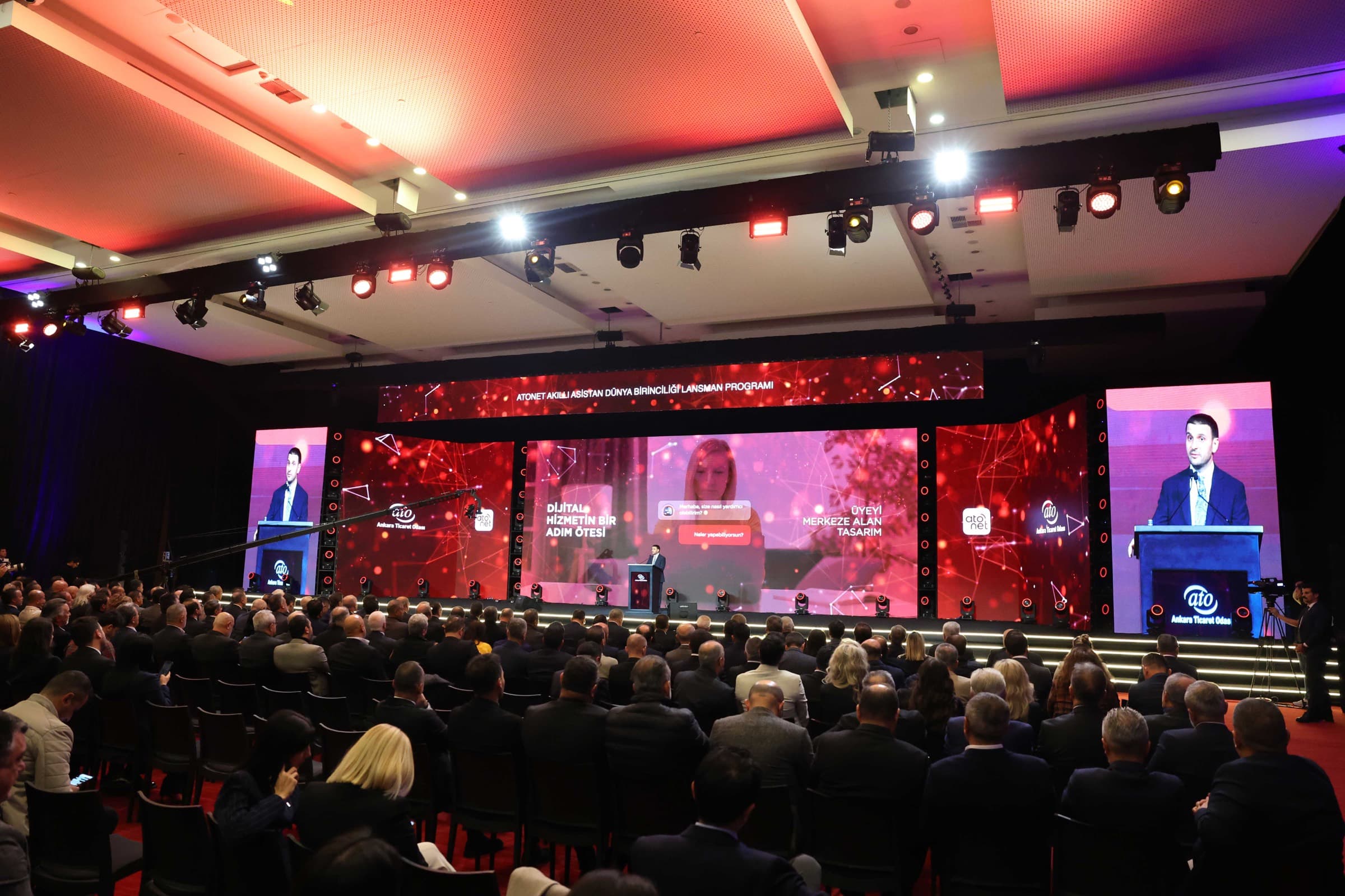 Akıllı Asistan dünya birinciliği lansman programı salonu